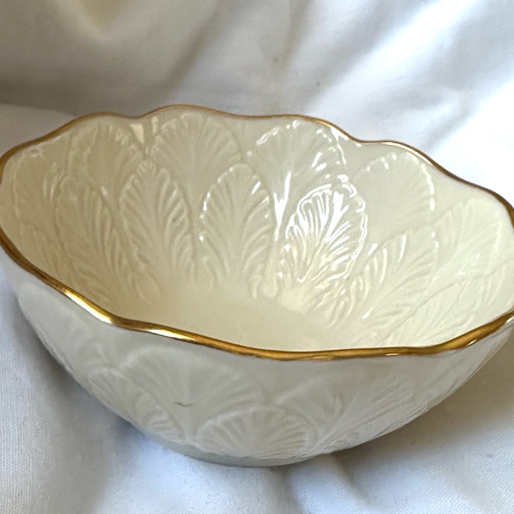 Small Lenox Bowl Greenfield Collection Embossed Leaves Gold Trim